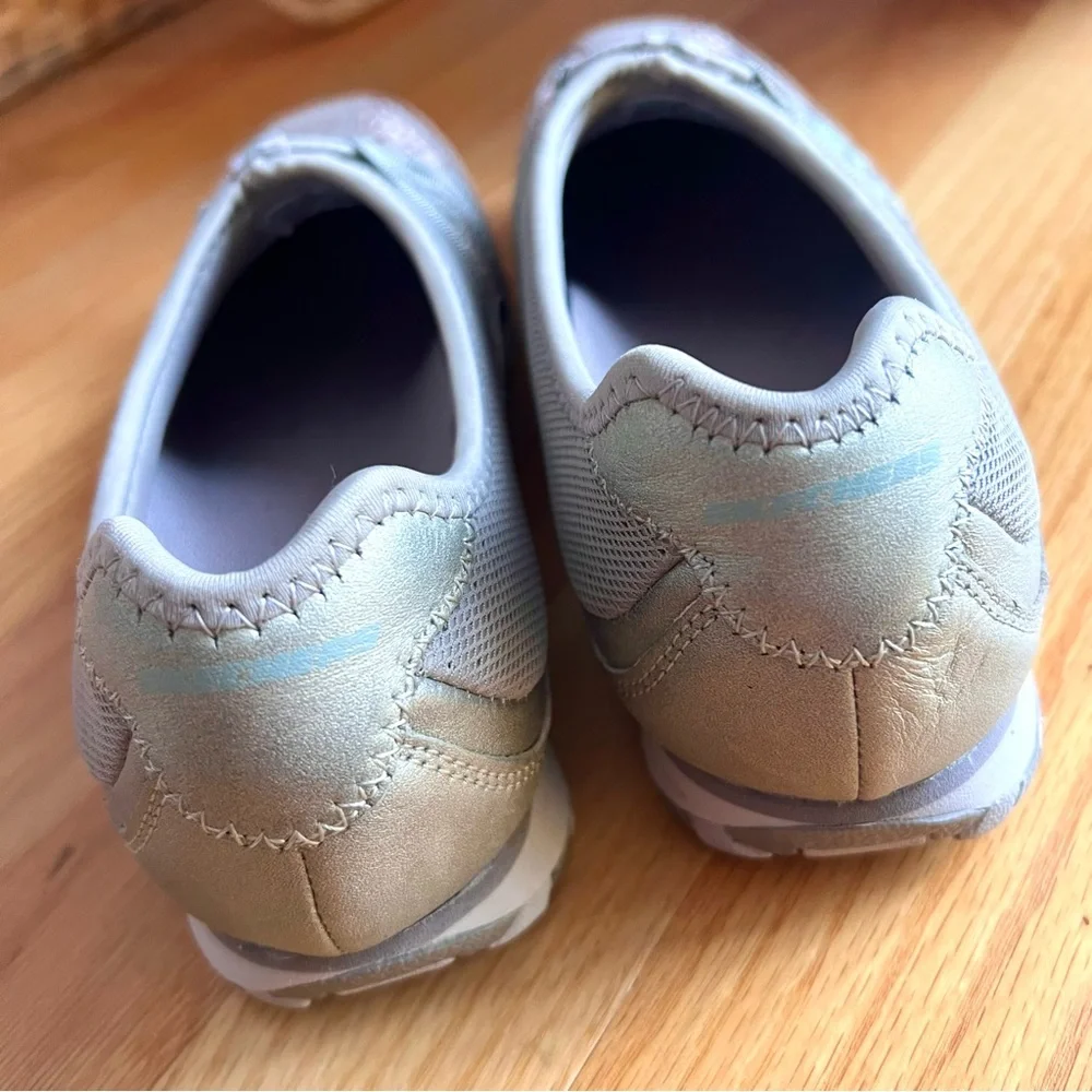 Skechers slip on sz 9.5 Women's Gray Casual Shoes hardly used fun style